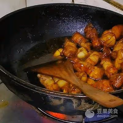 鮑魚燜肉的做法
