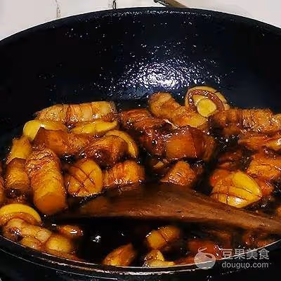 鮑魚燜肉的做法