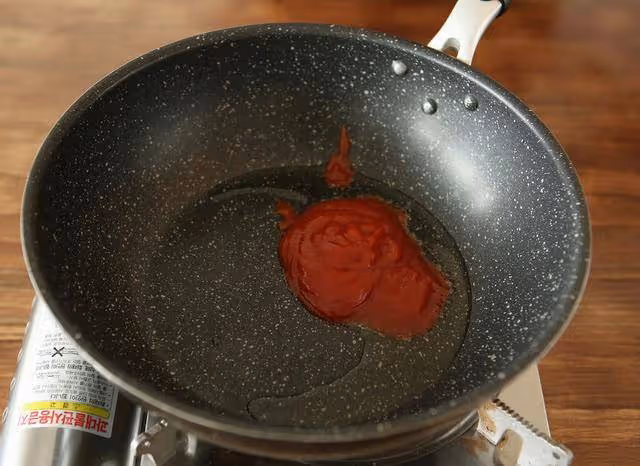 飯店的糖醋裡脊原來這麼簡單，在家中也能做出來，味道正宗！