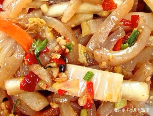 酸爽開胃葷素搭配，營養又美味，做法非常簡單孩子每次要吃兩碗飯