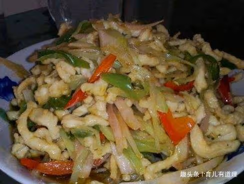 酸爽開胃葷素搭配，營養又美味，做法非常簡單孩子每次要吃兩碗飯