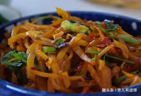 酸爽開胃葷素搭配，營養又美味，做法非常簡單孩子每次要吃兩碗飯