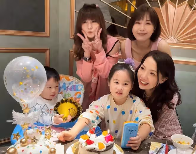 44歲女星當街被噴不明液體!臉部眼睛遭化學性傷害,現場畫面曝光
