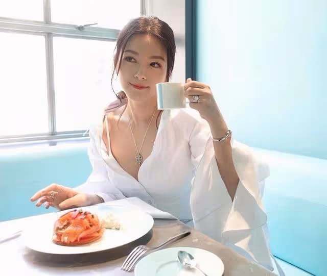 香港知名女星與丈夫重歸於好！因生小孩產生分歧，多次被曝離婚