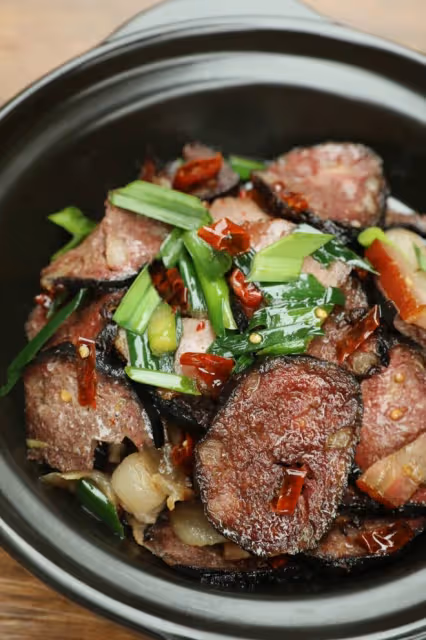 臘肉炒豬血丸子