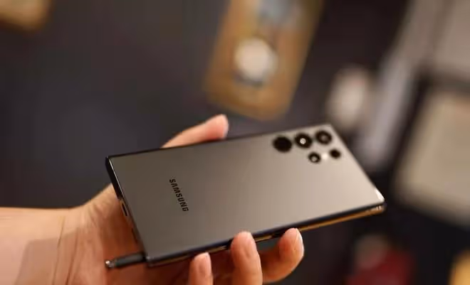 再降1700元,三星Galaxy S22 Ultra鉚足了勁,對用戶很厚道