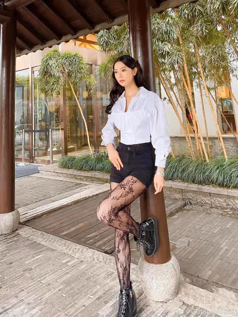 克拉拉這樣的身材只應天上有,美女的身段果然養眼,讓人目不暇接