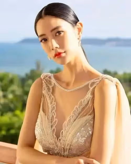 克拉拉這樣的身材只應天上有，美女的身段果然養眼，讓人目不暇接