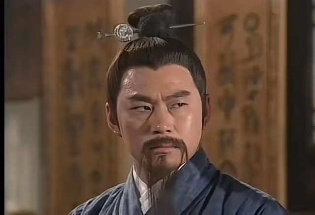 香港資深藝人重現江湖!婚內出軌人設崩塌,遭TVB裁員轉行賣保險