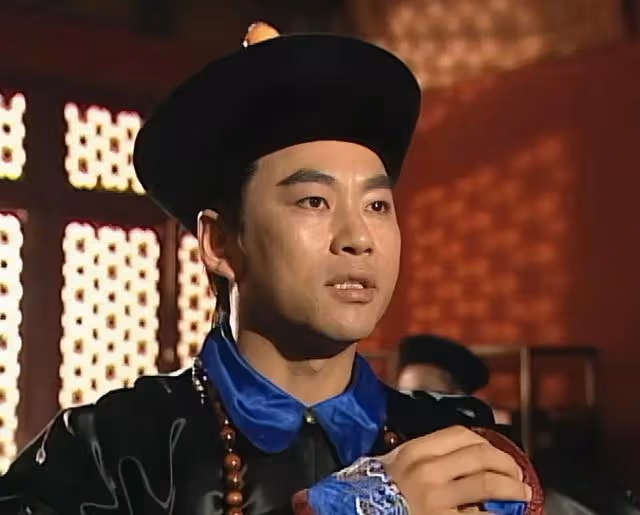 香港資深藝人重現江湖!婚內出軌人設崩塌,遭TVB裁員轉行賣保險