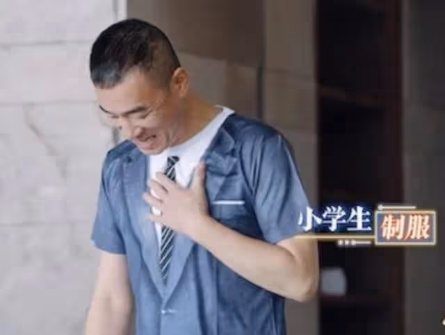 好圓潤!港圈知名男神節目濕身後暴露身材,大肚腩被指內地伙食好