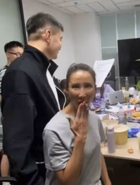 48歲李玟素顏太蒼老!皺紋如樹皮似古稀老人,大方回應無容貌焦慮