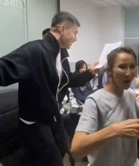 48歲李玟素顏太蒼老！皺紋如樹皮似古稀老人，大方回應無容貌焦慮