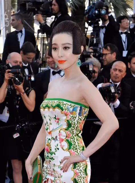 范冰冰在坎城走紅毯那些年,禮服美輪美奐,不同凡響,驚艷世人
