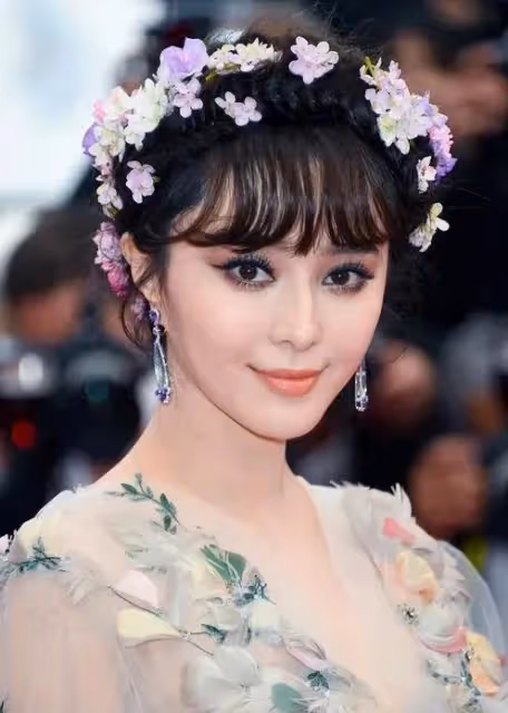 范冰冰在坎城走紅毯那些年,禮服美輪美奐,不同凡響,驚艷世人