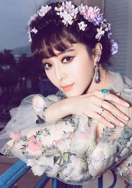 范冰冰在坎城走紅毯那些年,禮服美輪美奐,不同凡響,驚艷世人