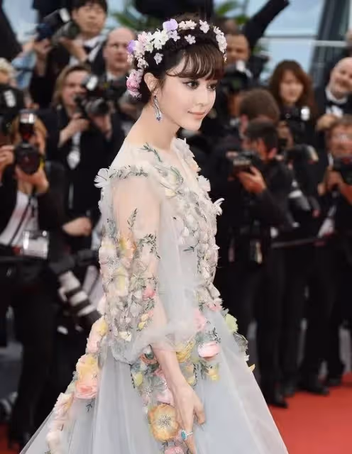 范冰冰在坎城走紅毯那些年,禮服美輪美奐,不同凡響,驚艷世人