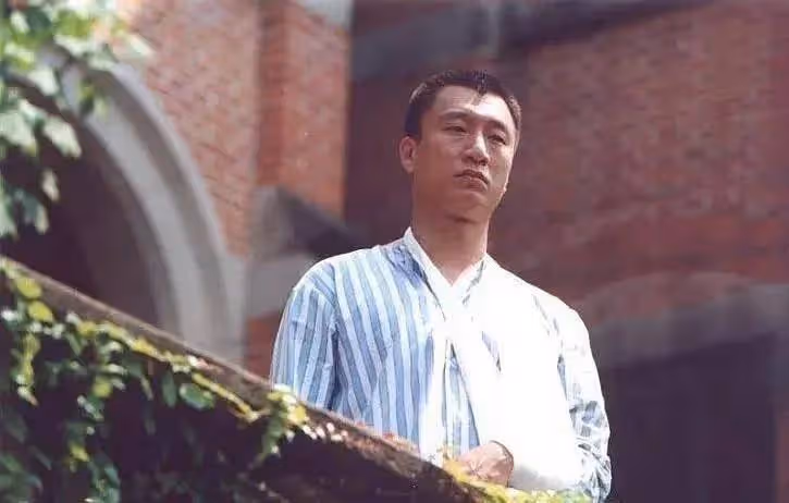 丁嘉麗：為新電影打call滿眼含淚，64歲仍單身忘不掉孫紅雷