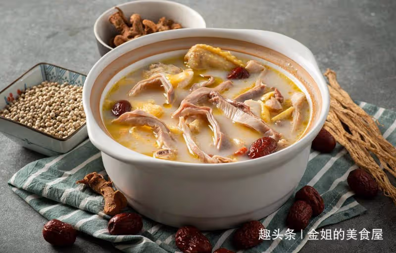 養胃美食豬肚雞，來姨媽的時候喝上一碗暖暖的！