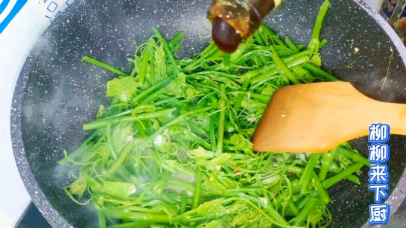 佛手瓜苗新鮮上市，簡單一炒，鮮嫩爽口，大人小孩都愛吃