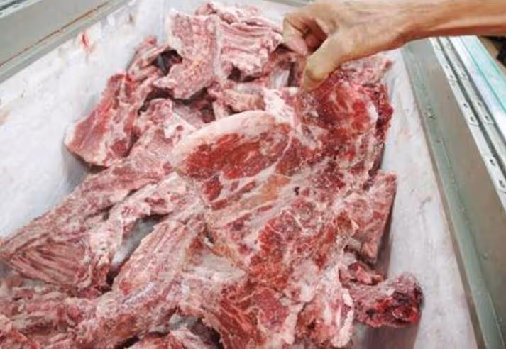 去菜市場買豬肉，當時聞著沒味道，怎麼帶回家就臭了呢？