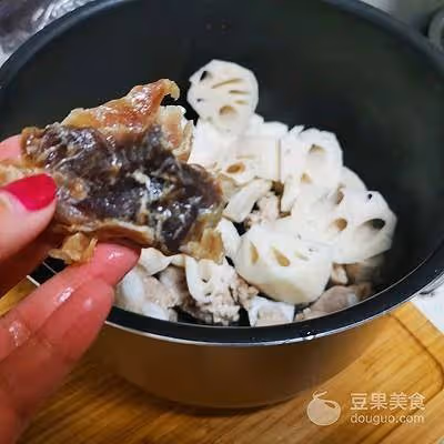 南方人離不開蓮藕蓮子排骨湯