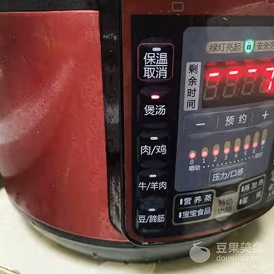 南方人離不開蓮藕蓮子排骨湯