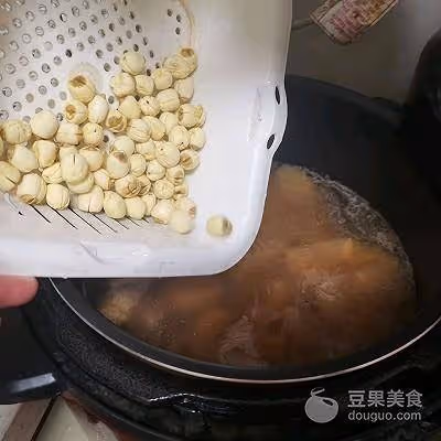 南方人離不開蓮藕蓮子排骨湯