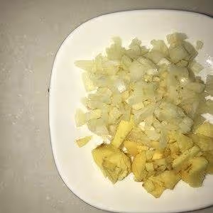 剛從冰箱拿出來的凍肉，別直接 用水泡，這樣做肉質鮮嫩美味