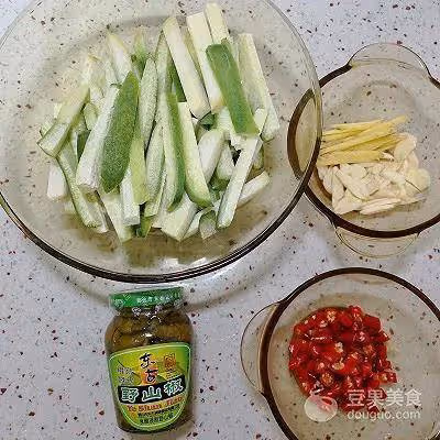 腌蘿蔔（正宗地道的朝鮮族腌菜）酸辣、酥脆、可口，下飯神菜！