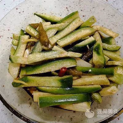 腌蘿蔔（正宗地道的朝鮮族腌菜）酸辣、酥脆、可口，下飯神菜！