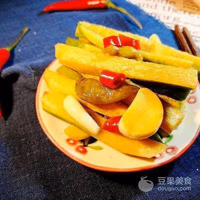 腌蘿蔔（正宗地道的朝鮮族腌菜）酸辣、酥脆、可口，下飯神菜！