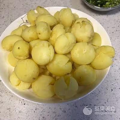 美味椒鹽小土豆的做法