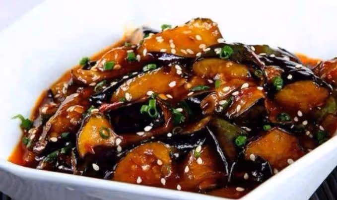 多吃茄子好處多，維生素P可軟化血管，色香味俱全，孩子很樂意吃