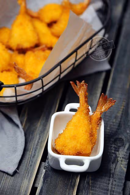 強身壯體營養高，鮮嫩可口、酥香入味，黃金鳳尾蝦上桌就吃光