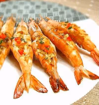 強身壯體營養高，鮮嫩可口、酥香入味，黃金鳳尾蝦上桌就吃光