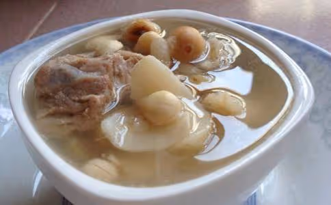 油豆腐炒青椒，蓮子排骨湯，韭菜雞蛋盒子，酸湯蓮藕燜雞翅