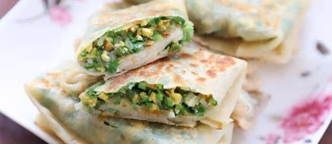 油豆腐炒青椒，蓮子排骨湯，韭菜雞蛋盒子，酸湯蓮藕燜雞翅