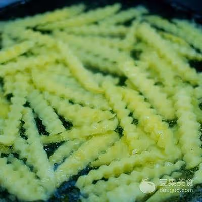 水煮版狼牙土豆的做法
