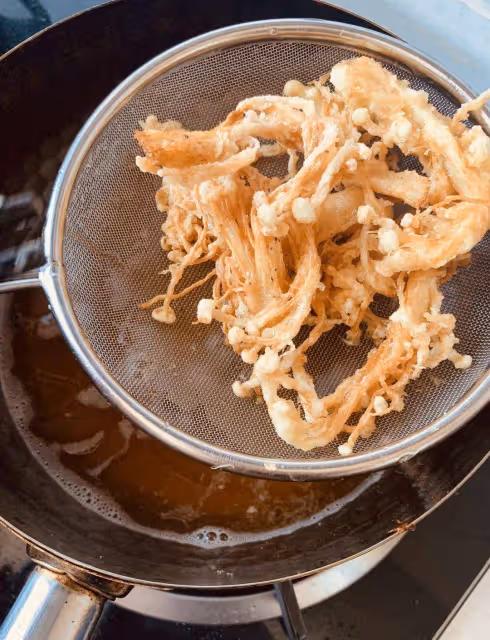 極簡食譜—干炸金針菇 干香酥脆 營養美味 可作為孩子零食