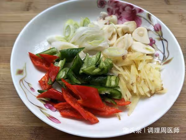老年人多吃的「降壓菜」，經濟實惠，比肉便宜，鈣是胡蘿蔔的6倍
