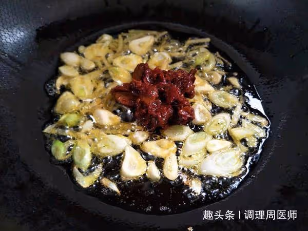 老年人多吃的「降壓菜」，經濟實惠，比肉便宜，鈣是胡蘿蔔的6倍