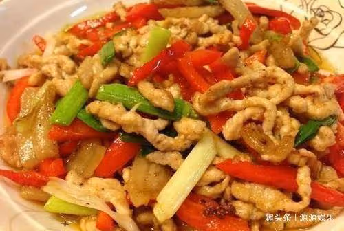 美食嚴選:西葫蘆炒雞蛋,小炒豆腐皮,紅椒肉絲,西紅柿玉子燒
