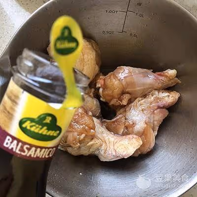 鮮嫩多汁味道不腥的番茄烤雞腿