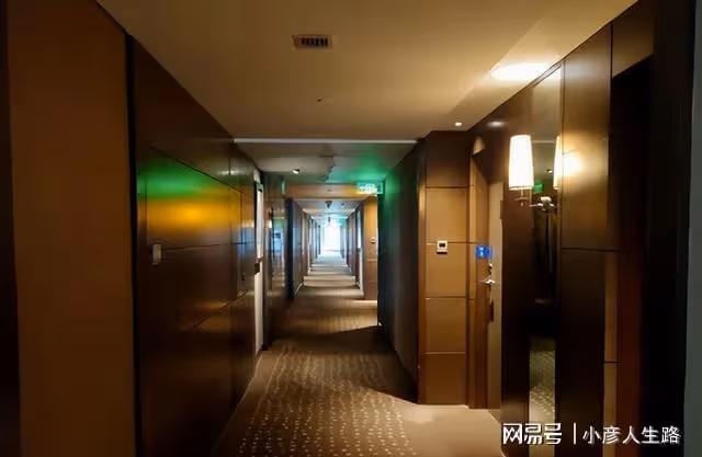 住酒店,有3個「暗號」不要忘了跟前台小姐說,能享受更好的待遇