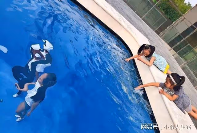 你聽說過人能在泳池裡自由行走嗎?有,不過並非我們想像中那樣