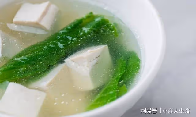 年紀大了別太節省,多吃3類食物,預防痴呆,老了頭腦依舊靈活