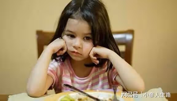 孩子有這4種表現時,身高可能要停止發育了,父母要多留意