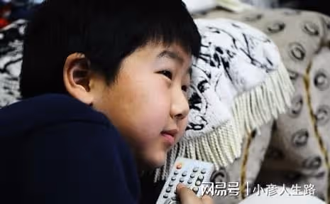 孩子有這4種表現時,身高可能要停止發育了,父母要多留意