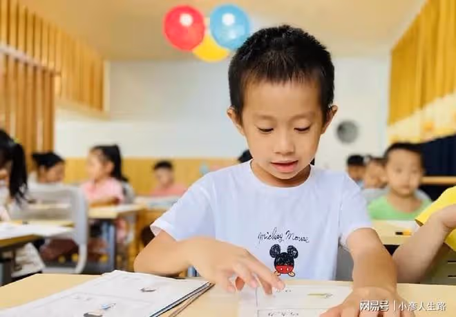 幼兒園階段不教知識,孩子進入小學後落後於人,家長該如何破解?